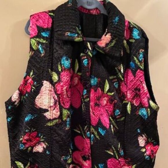 Vintage Women's Quilted Bold Floral Reversable to solid black - Vest Size 1X - Picture 6 of 6
